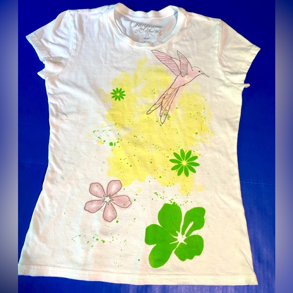 Aeropostale VTG White Tee Y2K Hummingbird & Green/Pink/Yellow Floral Design L